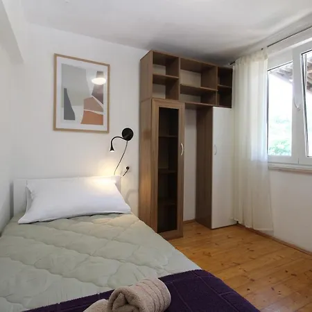 Apartment Padulj 1365 Pula