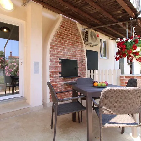 Padulj 1365 Apartman Póla