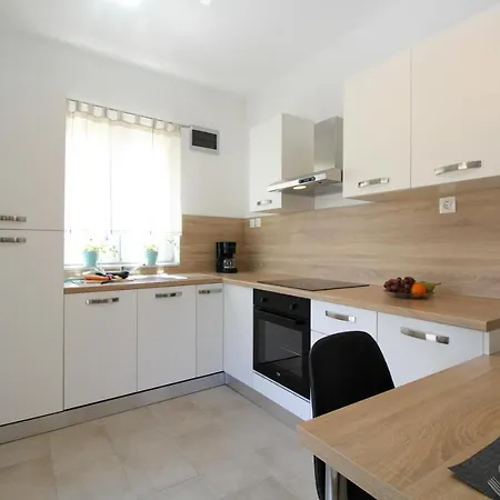 Padulj 1365 Apartment