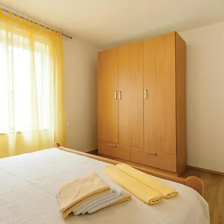 Apartment Padulj 1365