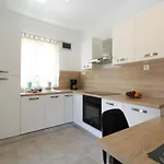 Padulj 1365 아파트