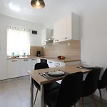 Padulj 1365 * 풀라