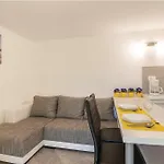 Padulj 1365 아파트 *